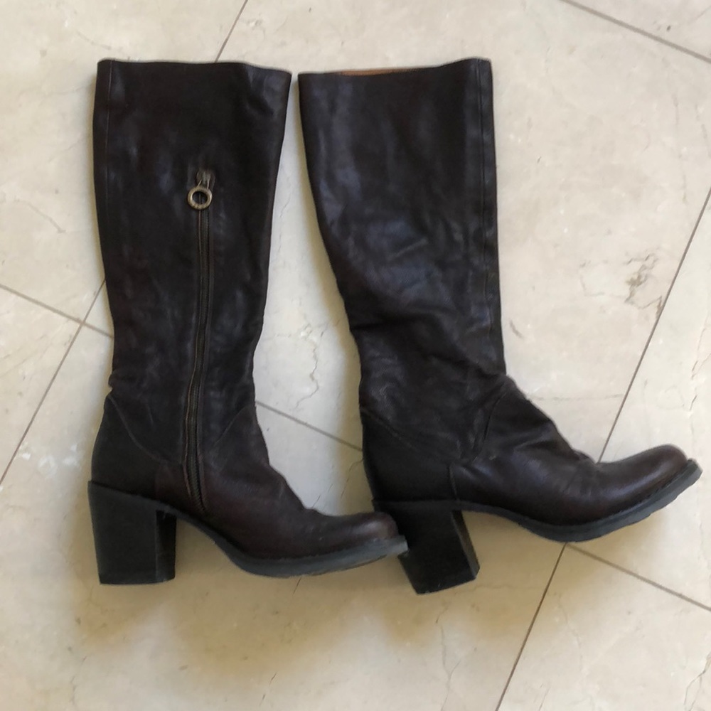 Boots - Picture 3 of 8
